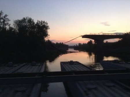 Понтонные мосты вместо взорванных в зоне АТО (фото)