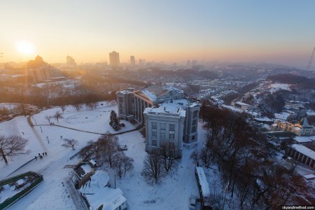 Киев покрыт снегом (фото)