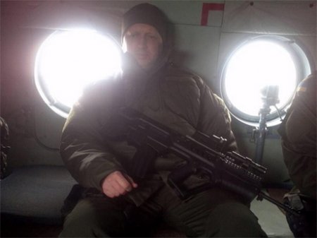 Турчинов оторвался от праздничного стола и полетел инспектировать бойцов АТО