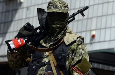 Станицу Луганскую террористы обстреляли из автоматов. Есть раненые