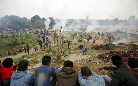 Украинцы до сих пор находтся в разрушенном Непале