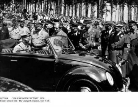 Адольф Гитлер 77 лет назад лично заложил первый камень в завод Volkswagen