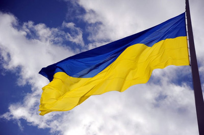 Картинки по запросу 1991 – постановлением президиума Верховной Рады Украины сине-желтый флаг утвержден официальным символом республики.