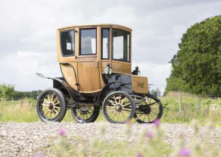 Пионеру электромобилей исполнилось 110 лет. ФОТО