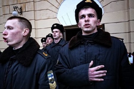Севастопольські курсанти, котрі не зрадили Україну, випустились з Британського королівського коледжу