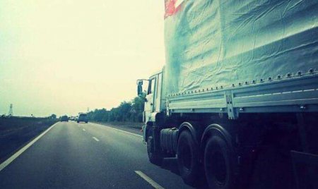 Колона російських вантажівок знову привезла на Донбас зброю та провіант бойовикам