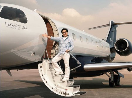 Джеки Чан приобрел самолет за 20 млн. долларов. ФОТО