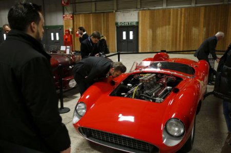 Самый дорогой в истории автомобиль продали на аукционе в Париже