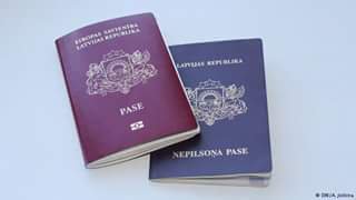 В Латвии существуют два паспорта: паспорт гражданина и паспорт не гражданина