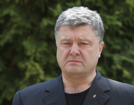 "Военного пути возвращения Донбасса не существует" - Порошенко отреагировал на требования "Азова"