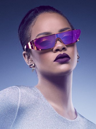 Певица Рианна совместно с Dior выпустила коллекцию солнцезащитных очков. ФОТО