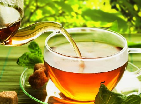 6 полезных добавок к чаю