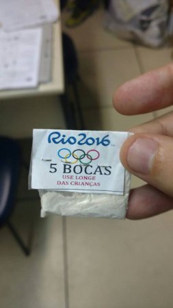 В Рио-де-Жанейро полиция обнаружила партию наркотиков с символикой Олимпиады. ФОТО