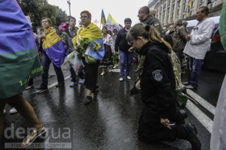 Многотысячное "Шествие непокоренных" прошло по Крещатику. ФОТО