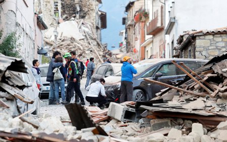 Количество жертв землетрясения в Италии растет - погибшими значатся уже 247 человек