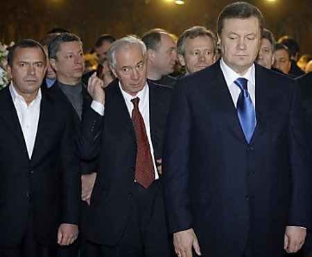 Почему одиозные деятели режима Януковича до сих пор числятся учеными и получают деньги из бюджета?