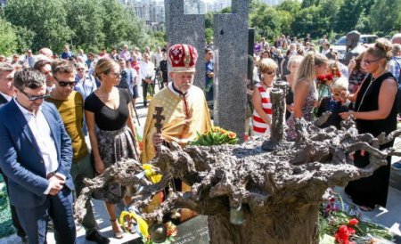 В Киеве состоялось открытие памятника в честь актера Богдана Ступки