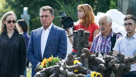 В Киеве состоялось открытие памятника в честь актера Богдана Ступки