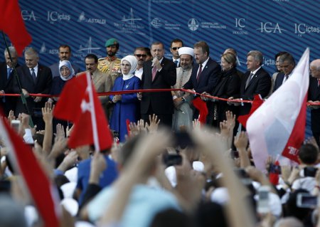В Стамбуле прошла церемония открытия самого широкого моста в мире. ФОТО