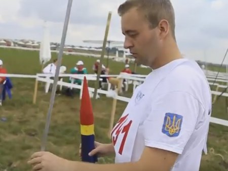 Чемпионат по ракетомоделированию во Львове: запустить яйцо на 300 м и не разбить его. ВИДЕО