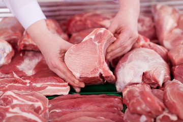 Может ли мясо с африканской чумой попасть на украинские рынки?