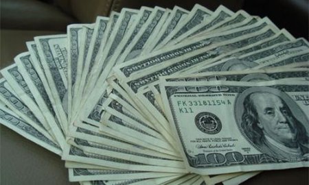 Во Львове появились фальшивые доллары, которые не отличить от настоящих. ВИДЕО