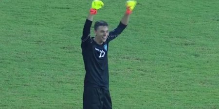 Гол через все поле в исполнении молодого футболиста из Узбекистана покоряет Сеть. ВИДЕО