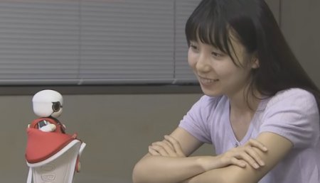 Бездетных японских женщин утешит ребенок-робот