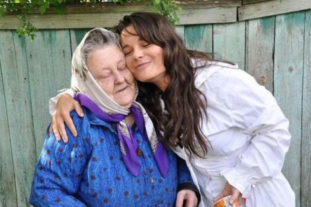 Бабушка Наташи Королевой намерена покинуть Украину