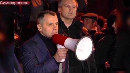 Суд дал "зеленый свет" на арест Аксенова и Константинова