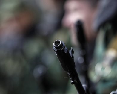 В Славянске экстремисты обстреляли гражданский вертолет
