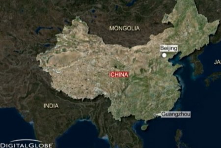 В Китае неизвестные напали на случайных прохожих