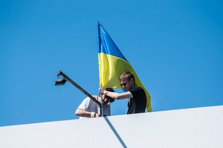 Флаг Украины - в Киеве в выходные прошла позитивная акция