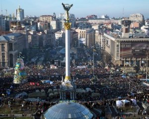 На Майдане собирают очередное Общественное Вече. Ждут Порошенко