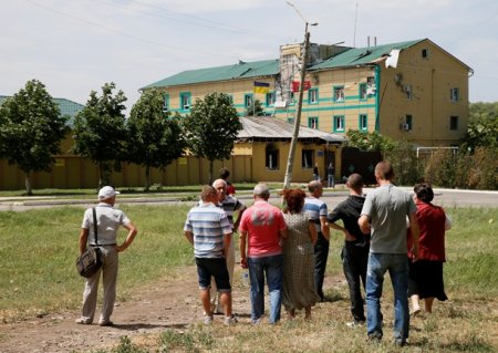 Пограничная застава в Луганске после боя - видео