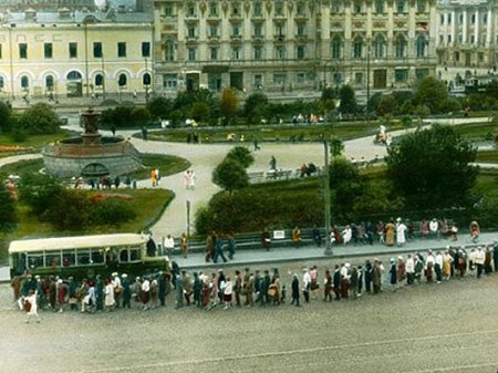 Очереди в магазин были километровые - воспоминания из СССР