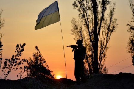 На Донбассе пророссийские боевики ночью напали на лагерь украинских армейцев