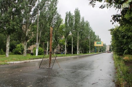 Воинская часть в Артемовске после нападения террористов. Фото