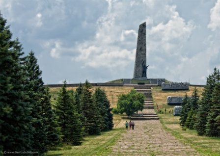 От чего так потянулись террористы к Саур-Могиле. Очерк с истории