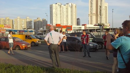 На Позняках в Киеве снова митинг против застройки территории (фото)