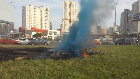 На Позняках в Киеве снова митинг против застройки территории (фото)