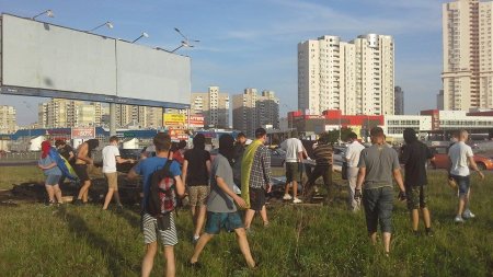 На Позняках в Киеве снова митинг против застройки территории (фото)