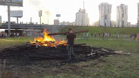 На Позняках в Киеве снова митинг против застройки территории (фото)