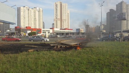 На Позняках в Киеве снова митинг против застройки территории (фото)