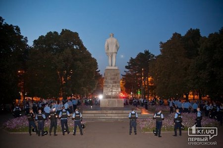 В Кривом Роге властям дали 10 дней на демонтаж памятника Ленину