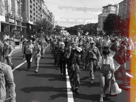 Айдар был сегодня на Майдане, милиция не пустила на парад(фото)