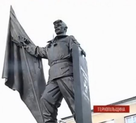 На Тернопольщине поставили памятник герою Небесной сотни