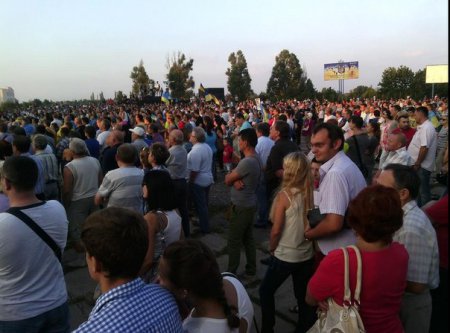 В Мариуполе прошел митинг за Украину (фото,видео)