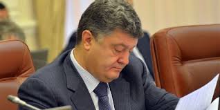 Порошенко росчерком пера уволил трех глав райадминистраций Киева