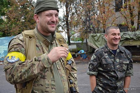 Батальон Сич - тренировки и быт на передовой (фото)